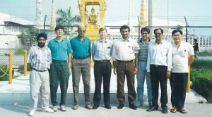 អាជីវកម្មមានម៉ាកយីហោ